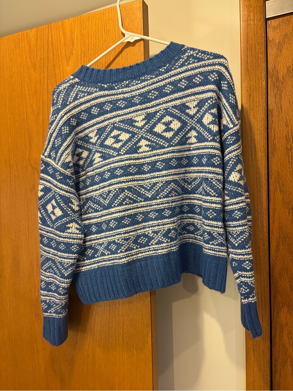 American Eagle Outfitters Blue and White Striped Crewneck Sweater - Picture 3 of 3